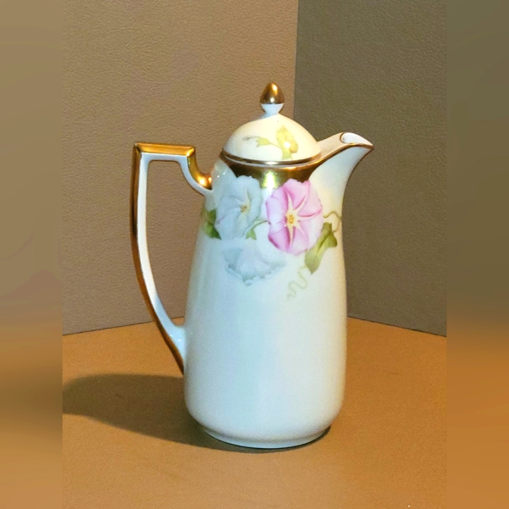 BEAUTIFUL VINTAGE BAVARIA HANDPAINTED PORCELAIN 10" COFFEE CHOCOLATE TEAPOT
